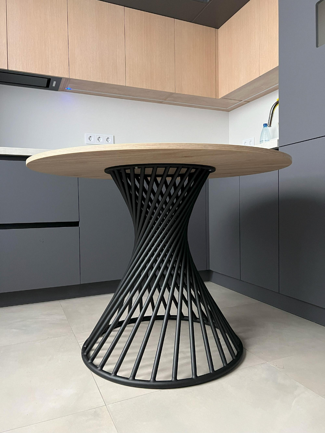 Стол обеденный круглый дизайнерский Рейкьявик